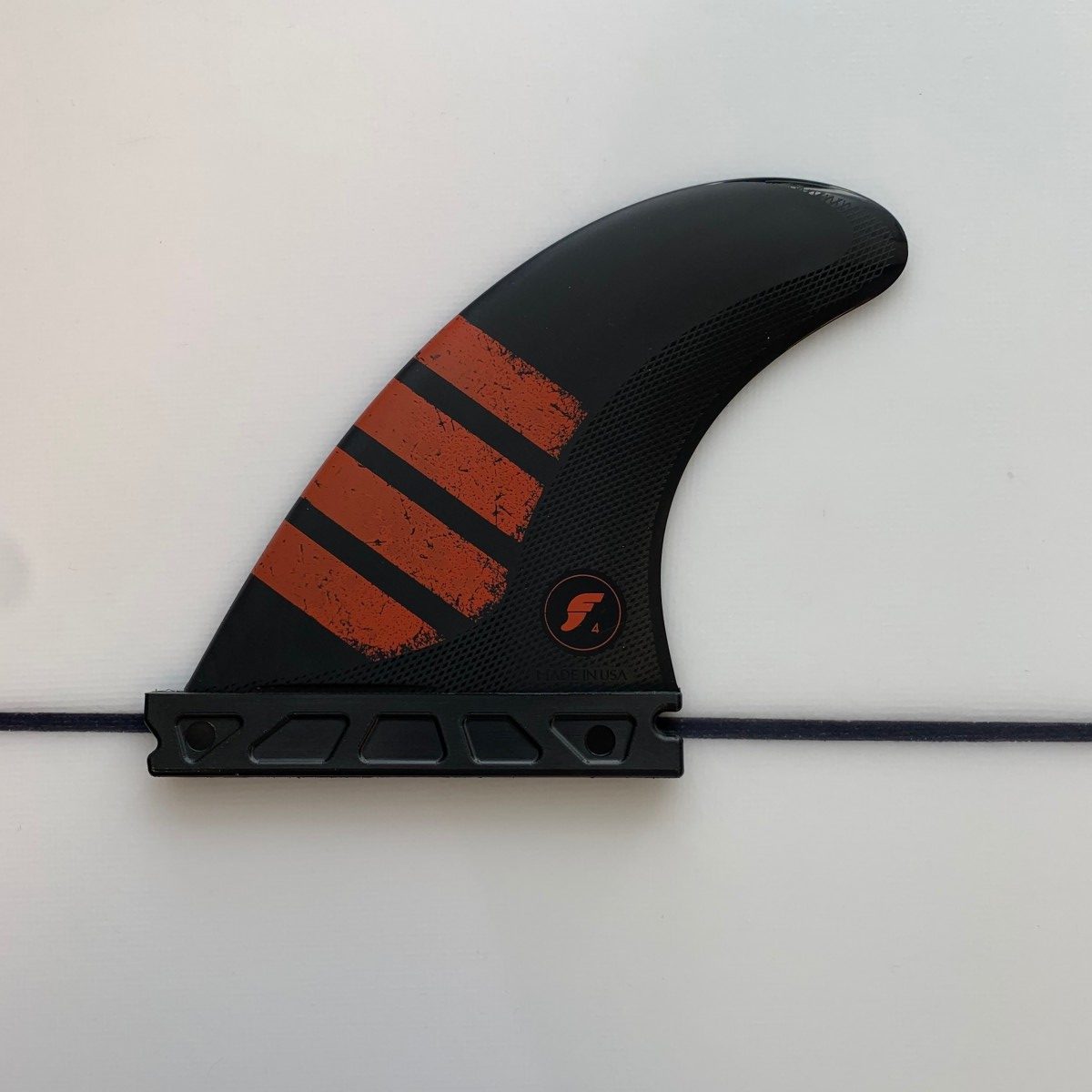 Future Fins F4 Alpha Size Small Black Red