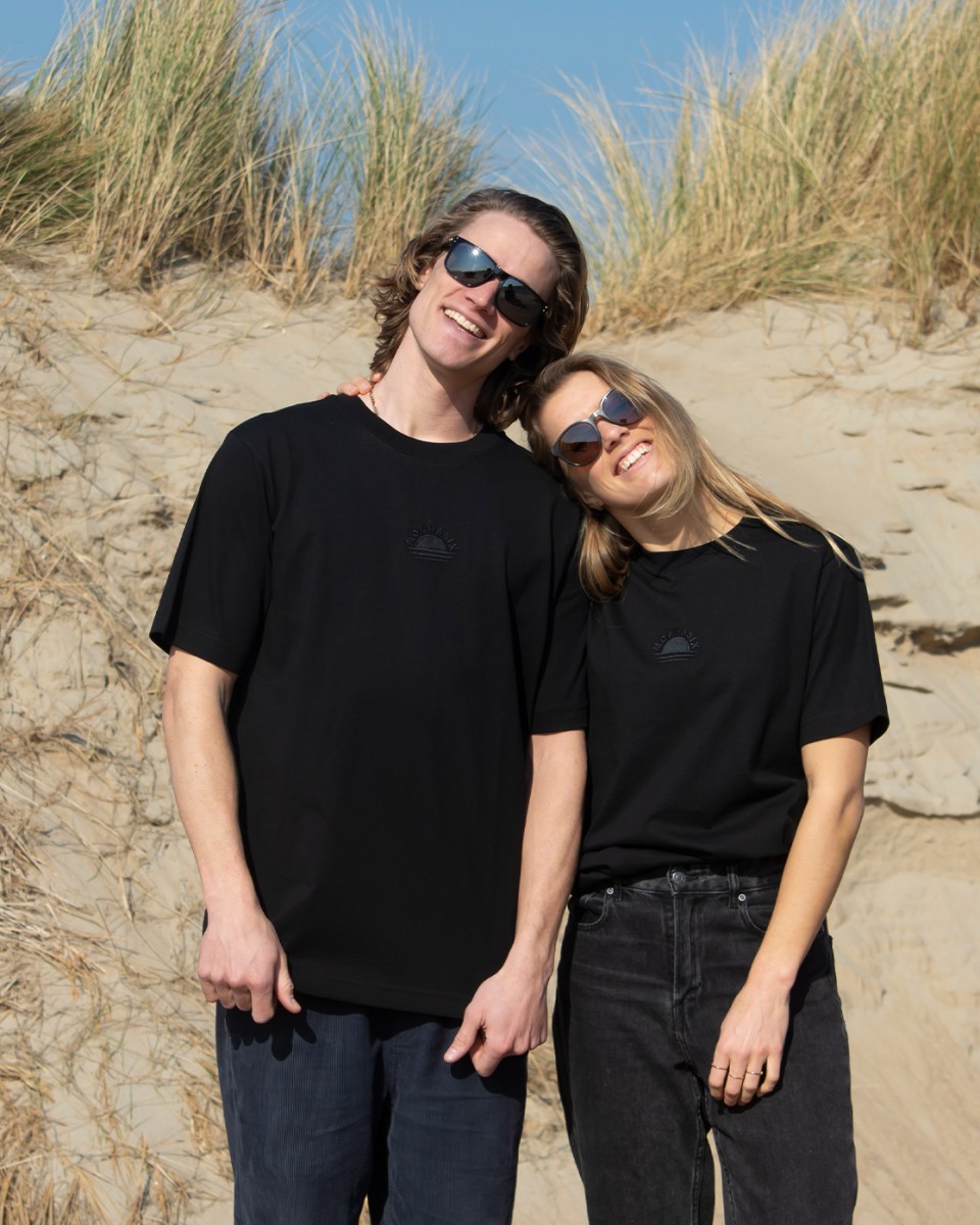 Moana Six Rising Sun oversized t-shirt black (unisex)