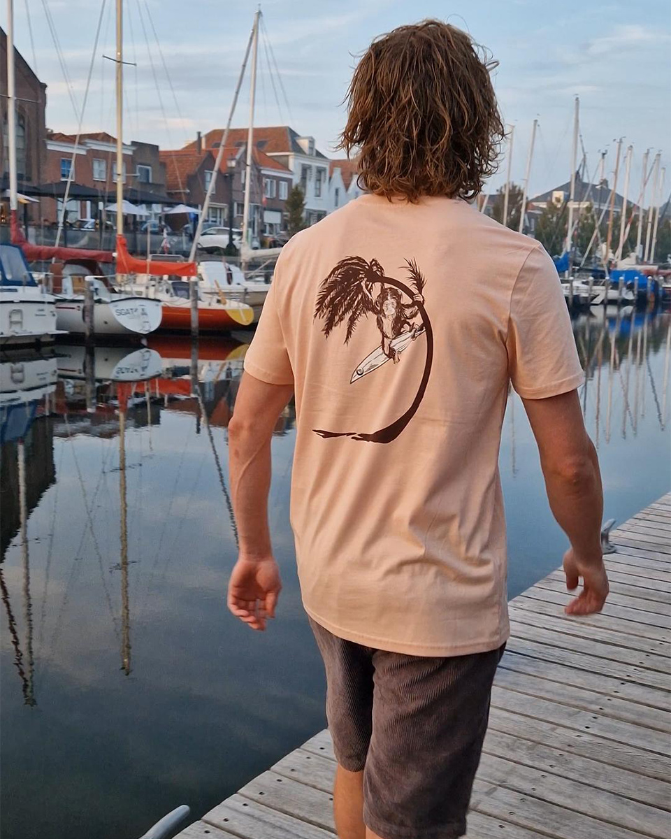 Swinging chimp t-shirt (unisex) - Afbeelding 2